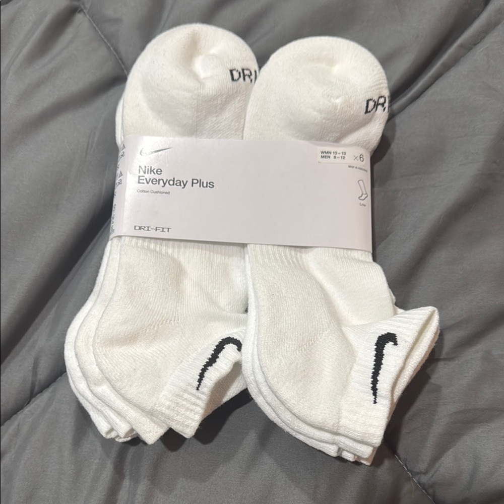 Nike Everyday Plus White Socks